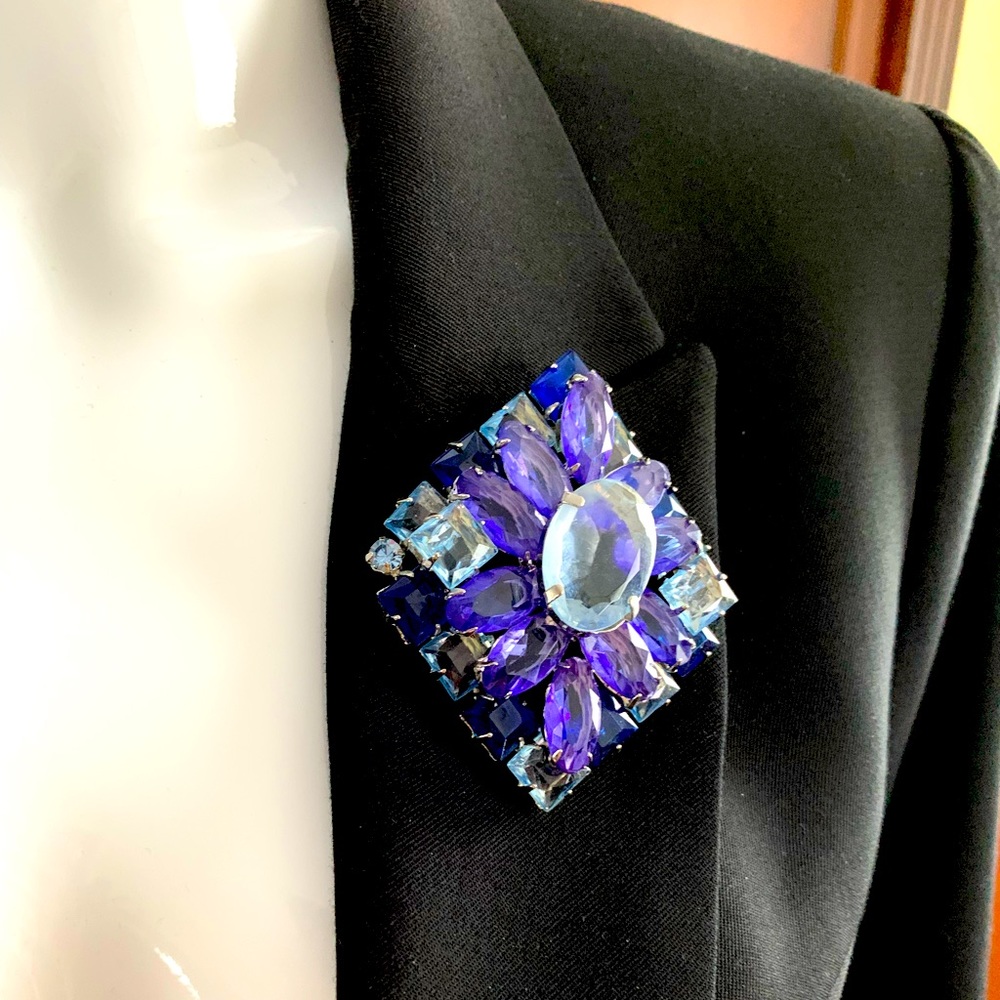 Beautiful blue & purple crystal glass Brooch Pin